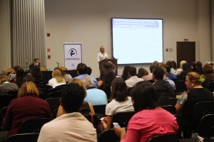 Público presente ao Fórum